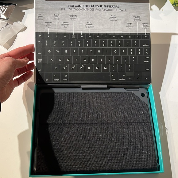 Logitech Slim Folio - Picture 4 of 6